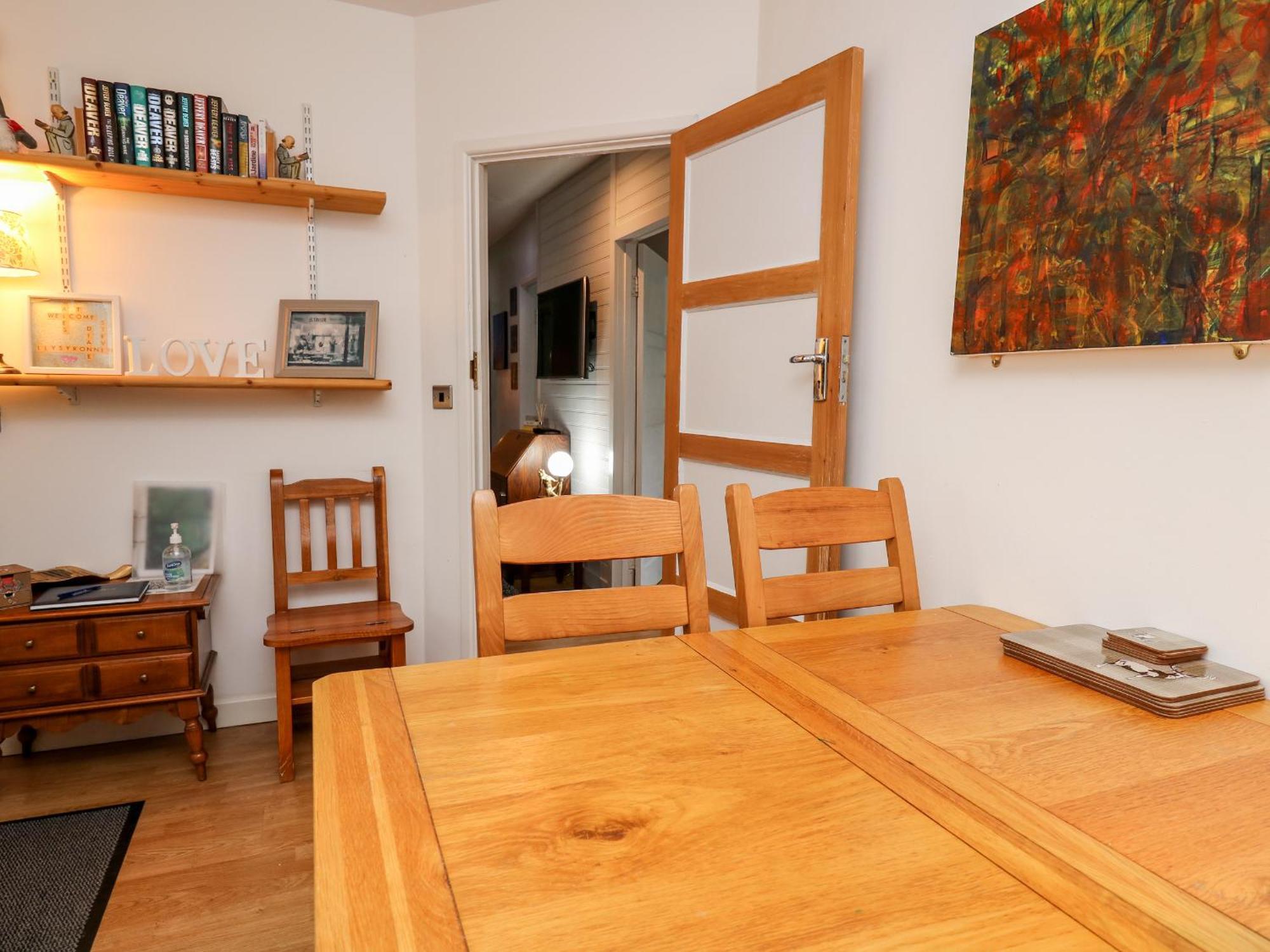 Llys-yr-onnen Holiday home